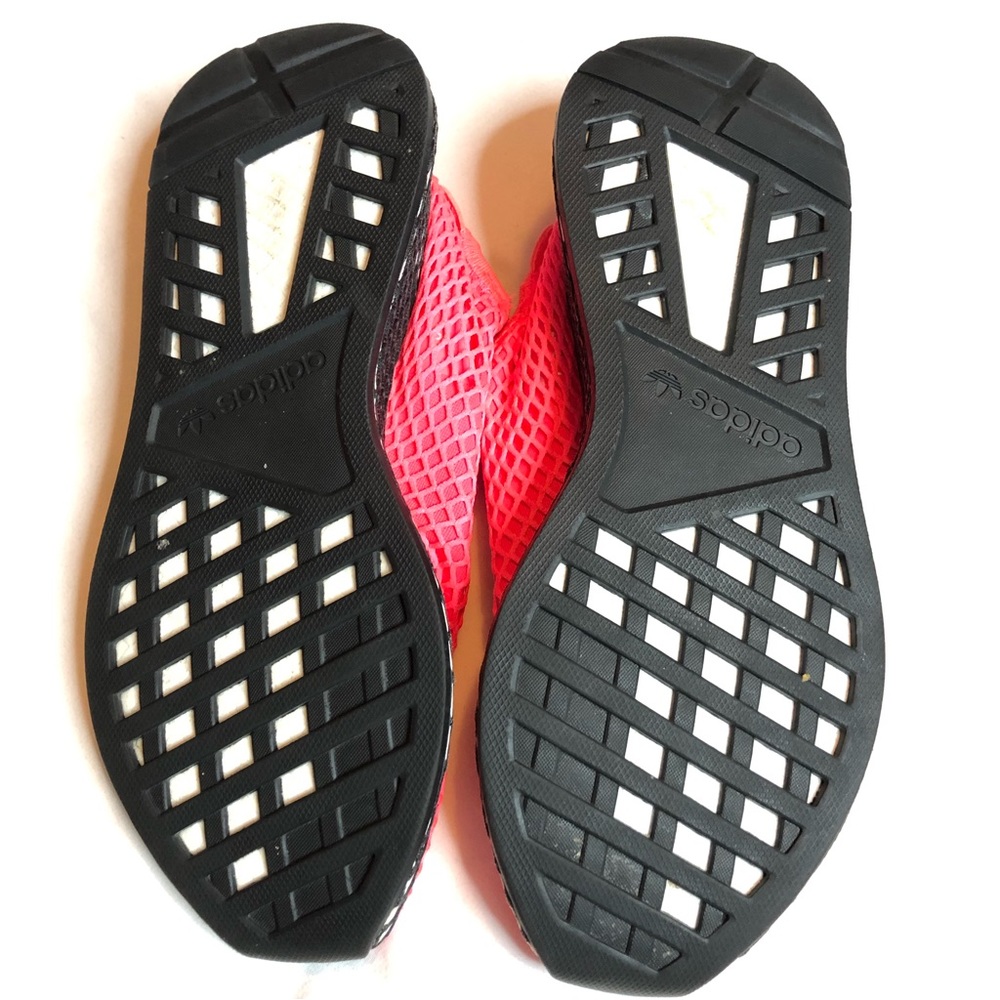 deerupt runner shoes shock pink